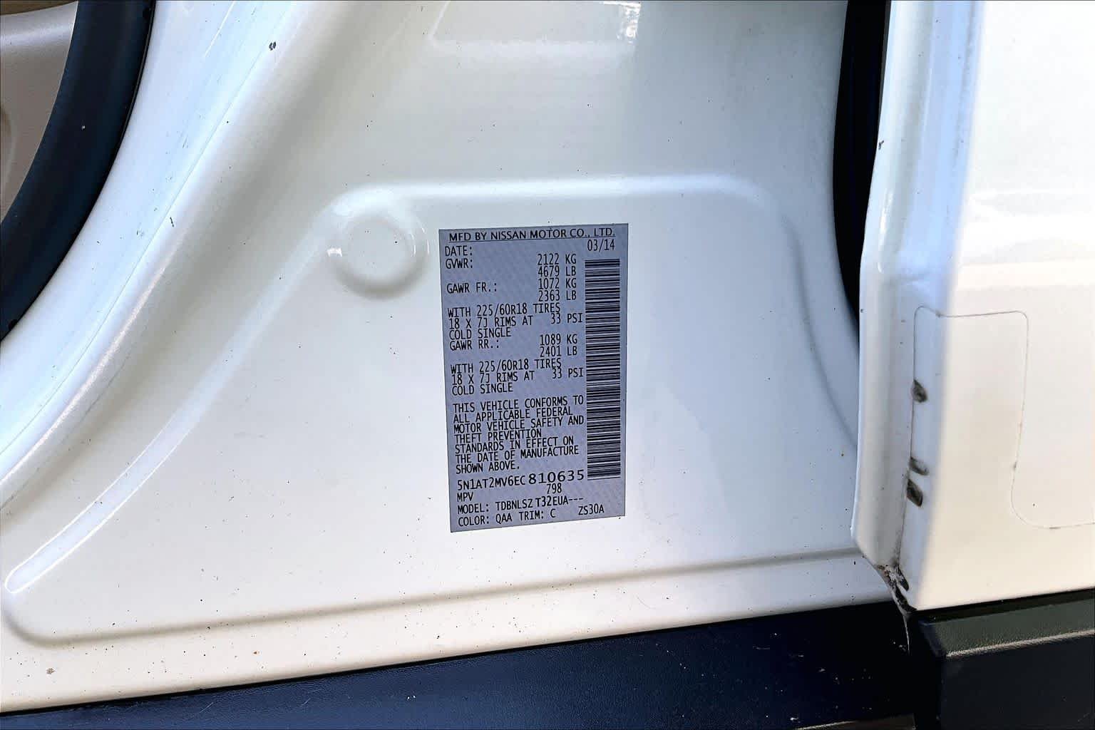 Used 2014 Moonlight White Nissan SL image 32