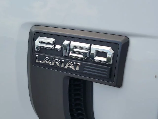 Used 2023 White Ford Lariat image 9