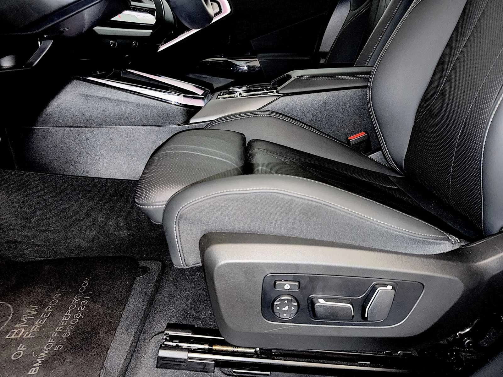 Used 2026 Dark Graphite Metallic BMW 30 xDrive image 10