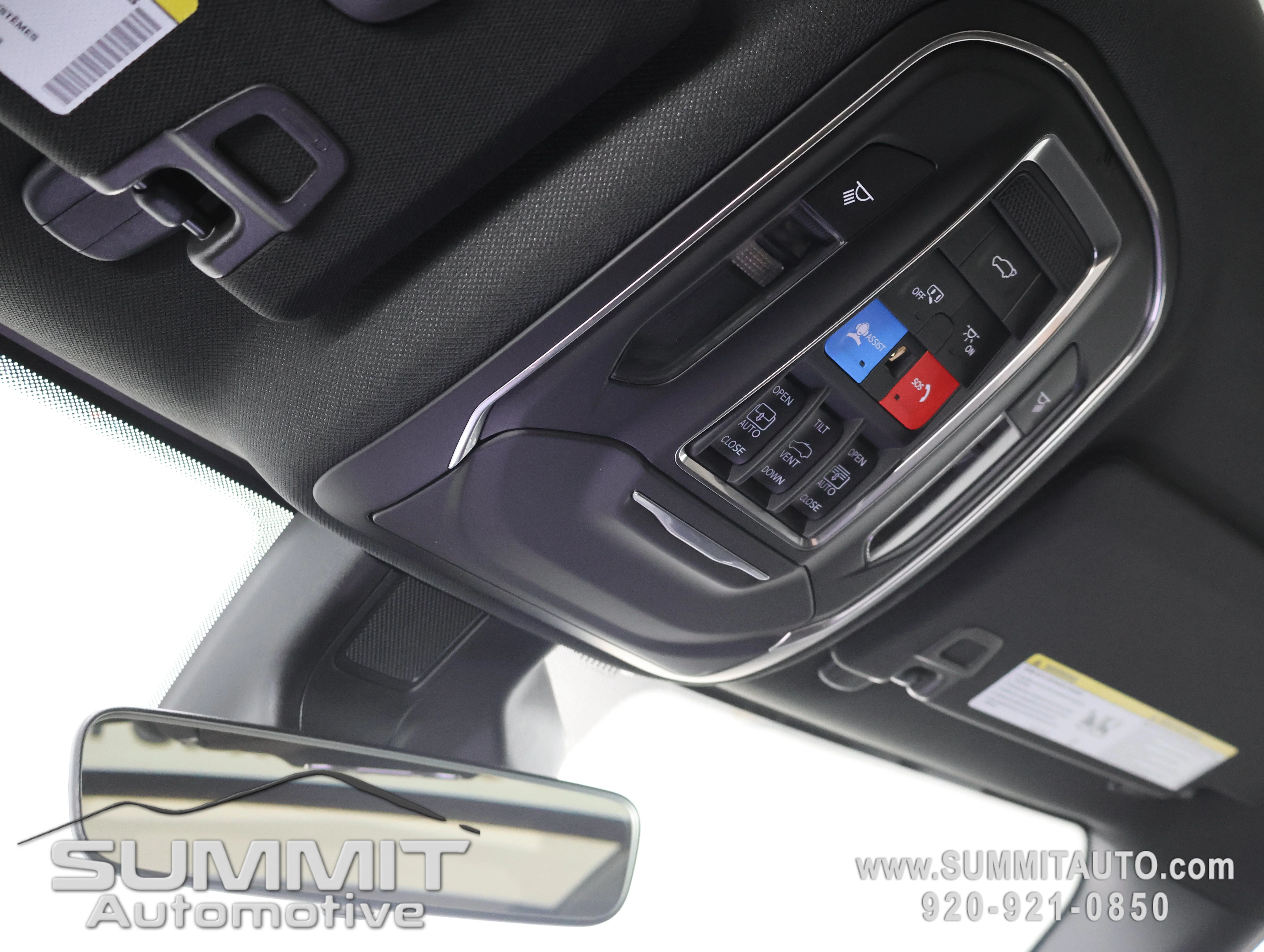 New 2026 Diamond Black Crystal Pearlcoat Jeep Limited image 12