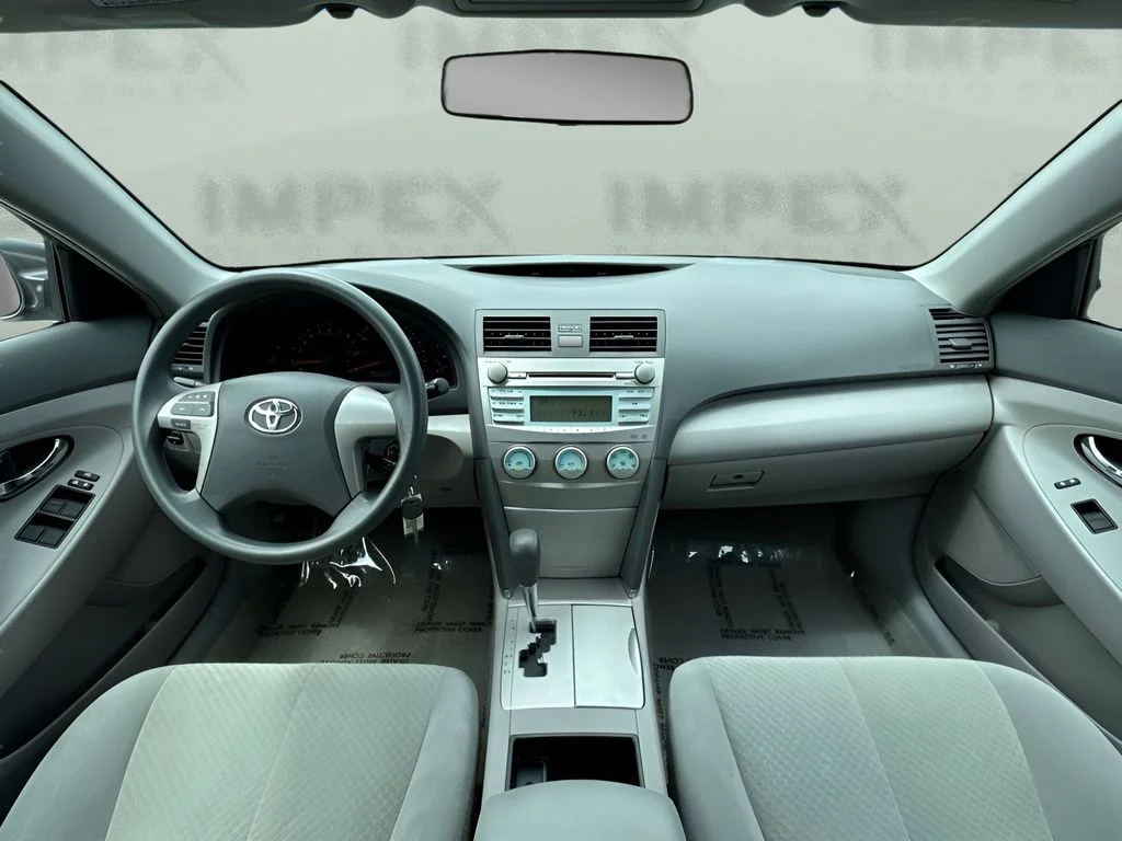 Used 2008 Gray Toyota LE image 12