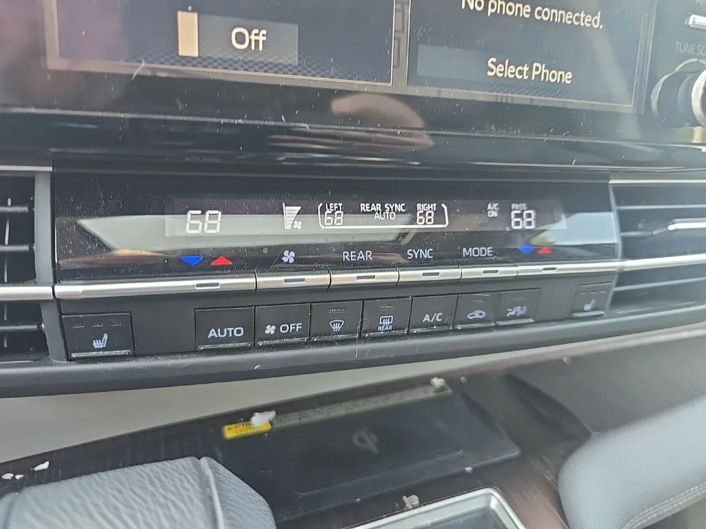 Used 2024  Toyota XLE image 16