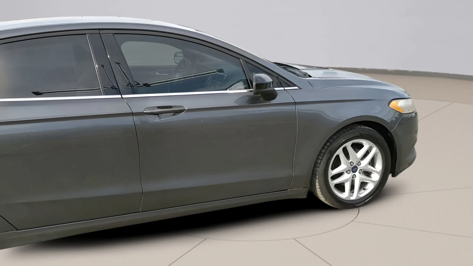 Used 2015 Gray Ford SE image 3