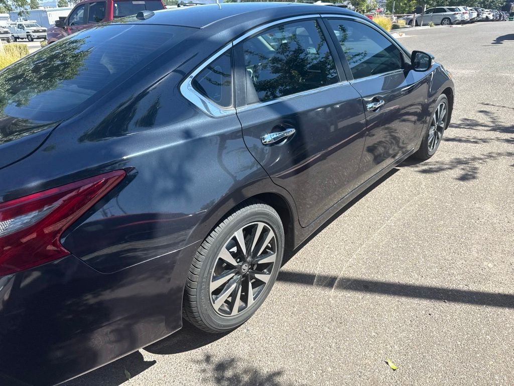 Used 2018 Blue Nissan 2.5 SL image 18