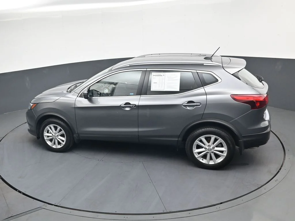 Used 2017 Gray Nissan SV image 36