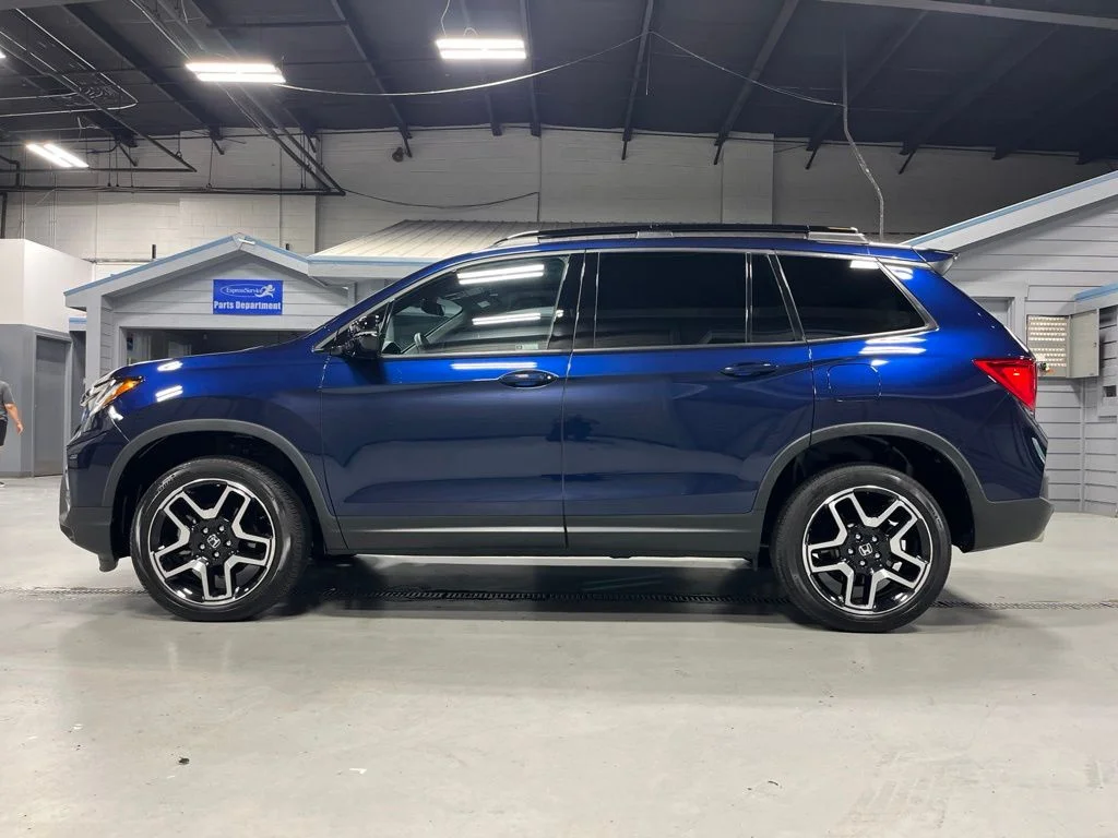 Certified Used 2023 Obsidian Blue Pearl Honda AWD ELITE image 4