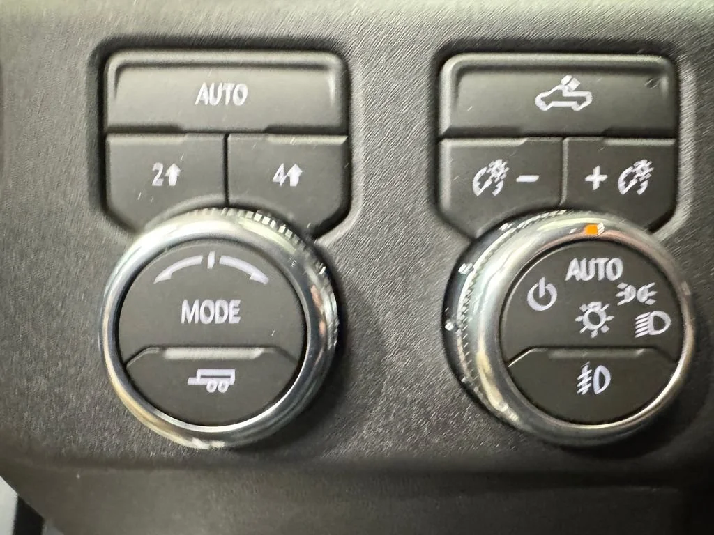 New 2026 Summit White GMC Elevation image 19