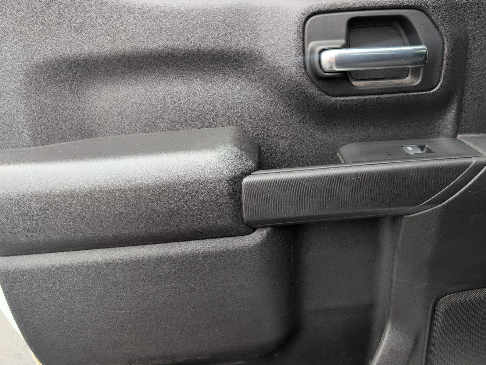 Used 2023 Summit White Chevrolet Custom image 35