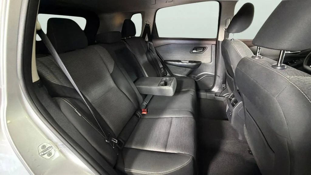 Used 2021 Silver Nissan SV FWD image 29