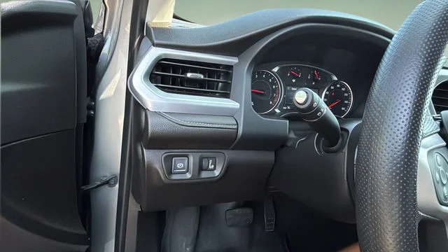 Used 2023 Silver GMC SLE image 20