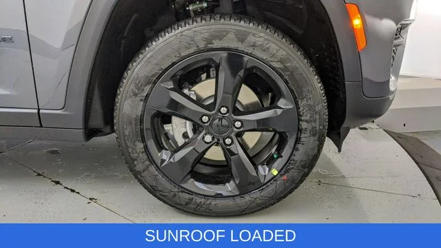 Used 2024 Gray Jeep Altitude X image 15