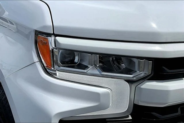 Used 2024 White Chevrolet RST image 33