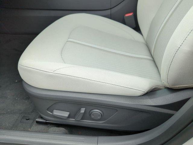 New 2026 Silver Hyundai SEL Sport image 17