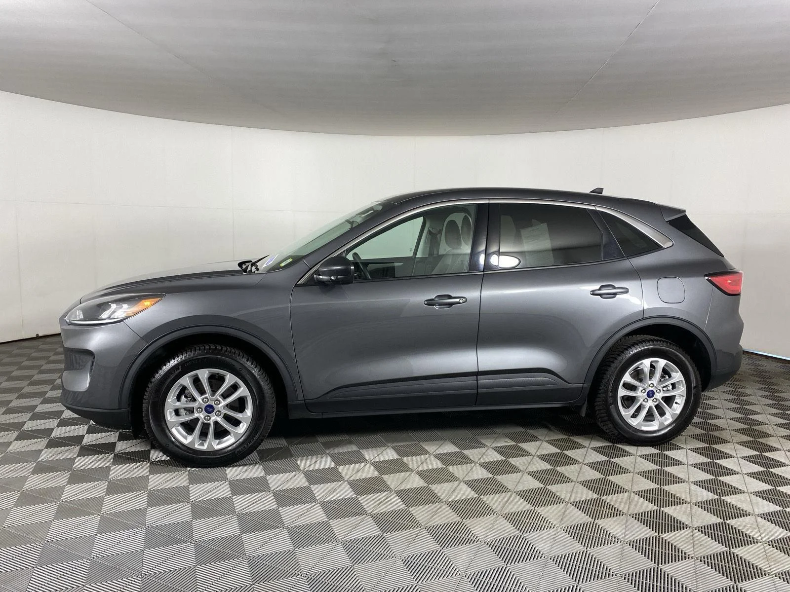 Used 2022 Carbonized Gray Ford SE image 7