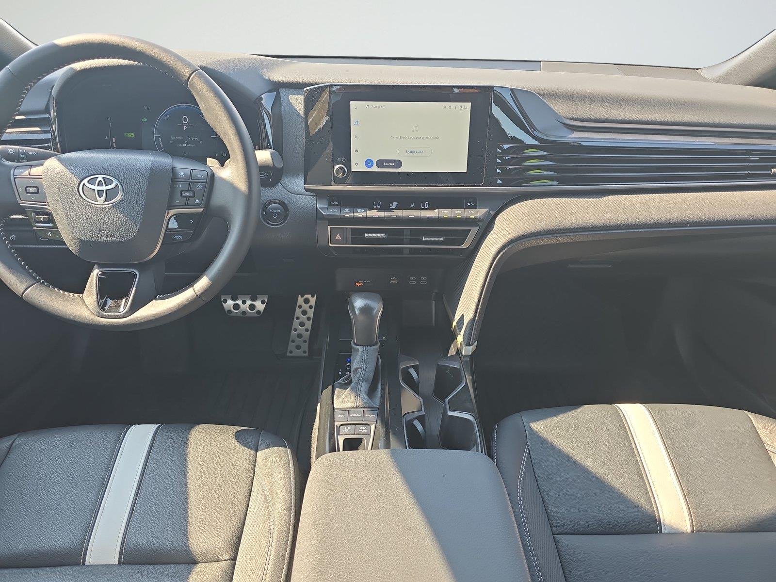 Used 2025 Ice Cap Toyota SE image 11