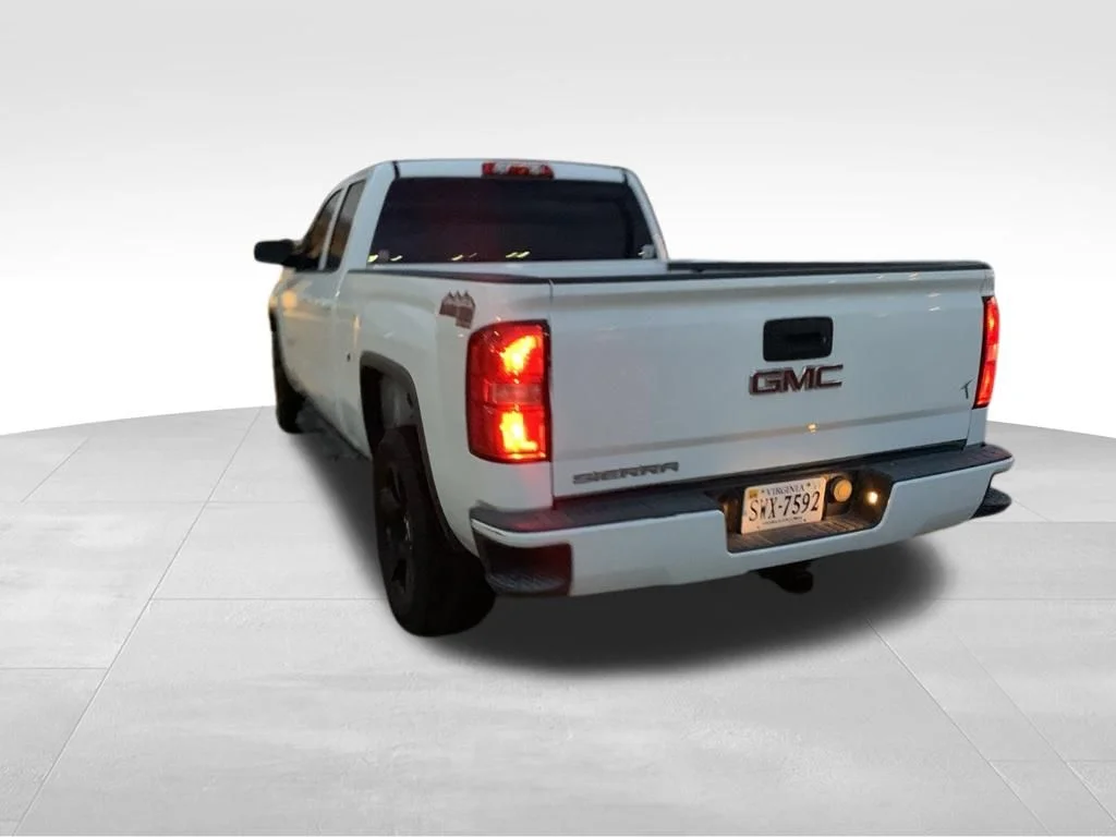 Used 2015 White GMC Base image 20