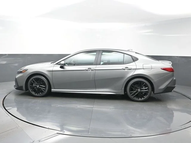 Used 2026  Toyota SE image 4