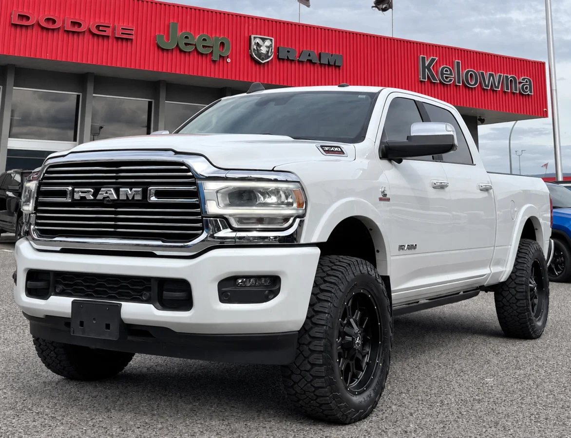 Used 2021 White RAM Laramie Crew Cab Swb image 1