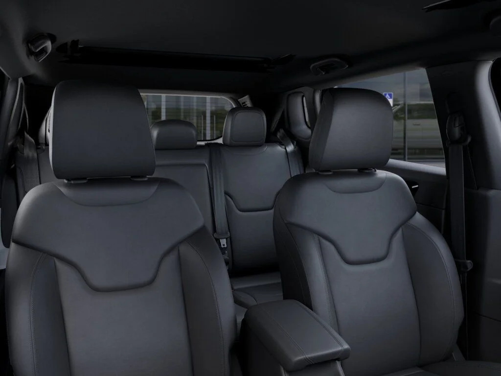 New 2026 Diamond Black Crystal Pearlcoat Jeep Limited image 26