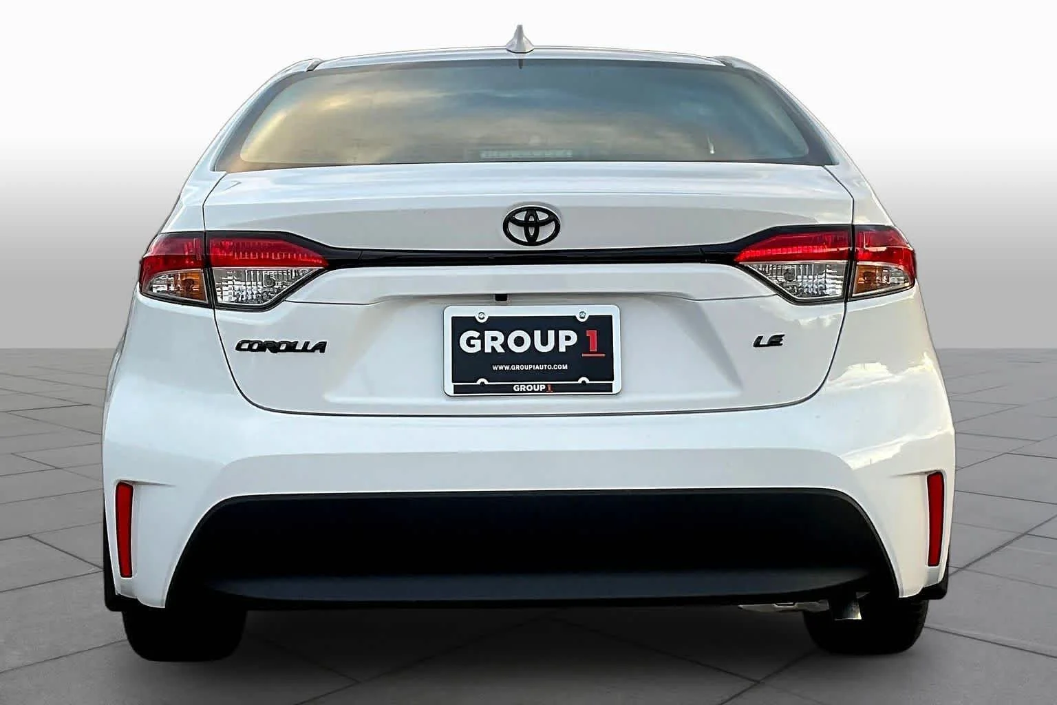 New 2027 Ice Cap Toyota LE image 4