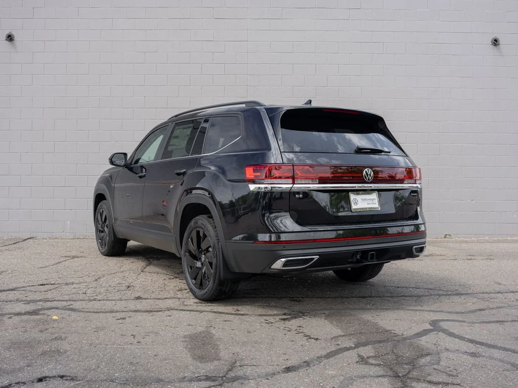 New 2026 Deep Black Pearl Volkswagen 2.0T SE W/TECHNOLOGY image 4