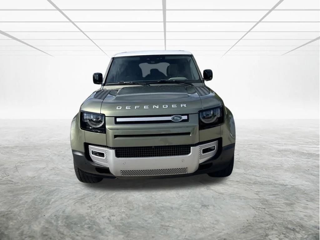 Used 2024 Green Land Rover S image 3