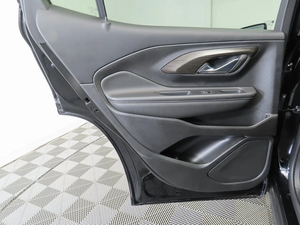 Used 2023 Black GMC SLT image 24