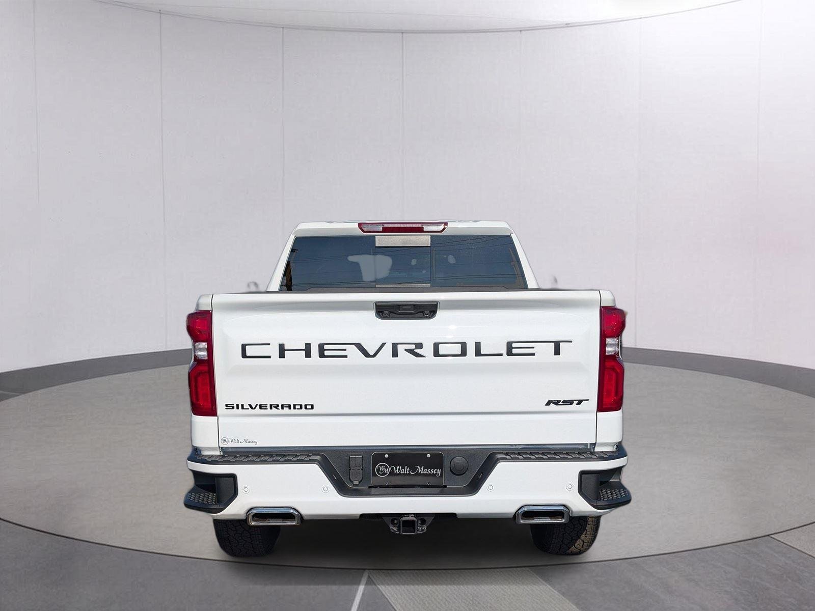 New 2026 Summit White Chevrolet RST image 4