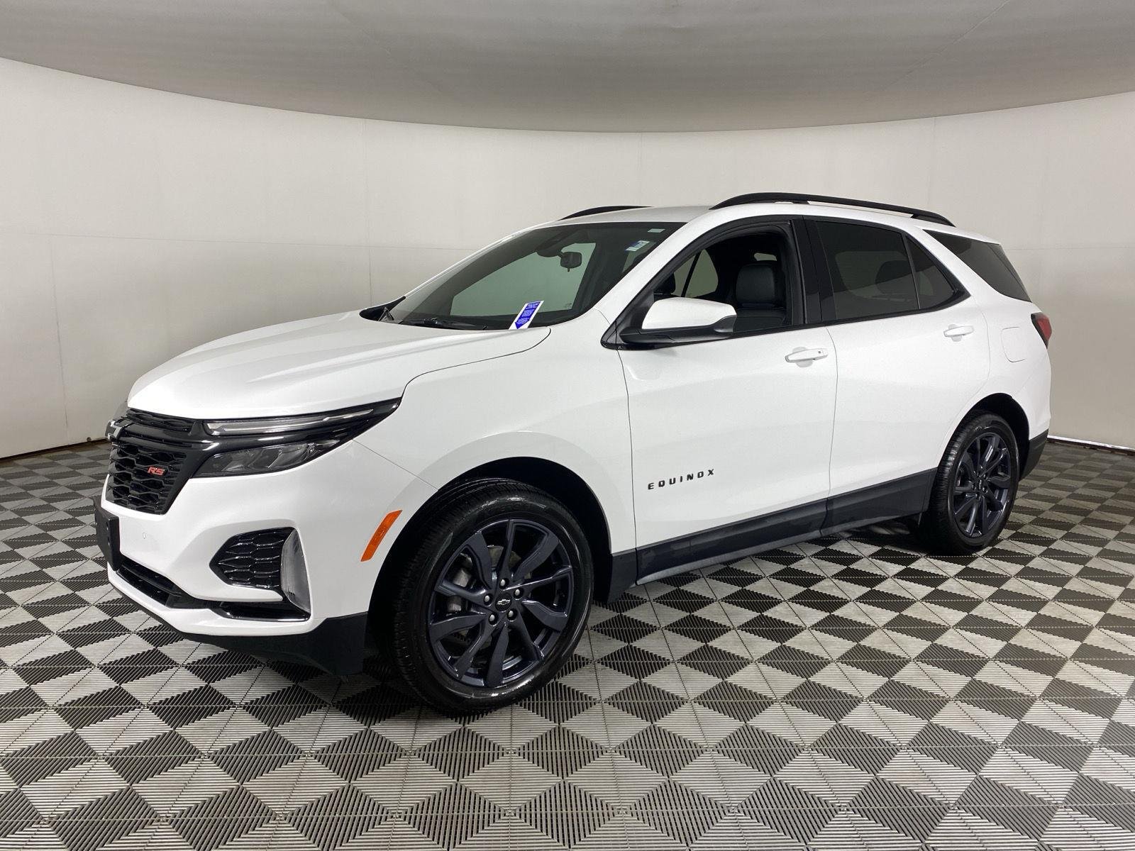 Used 2024 Summit White Chevrolet RS image 3