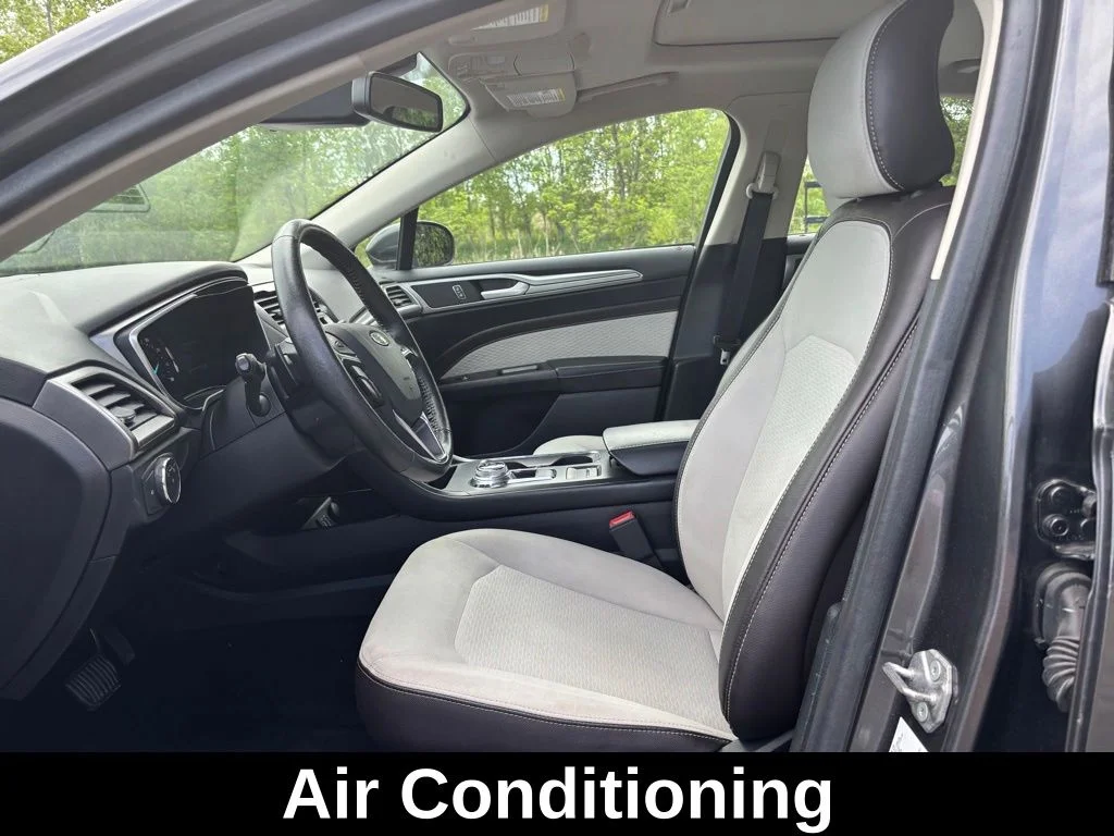 Used 2019 Gray Ford SE image 12