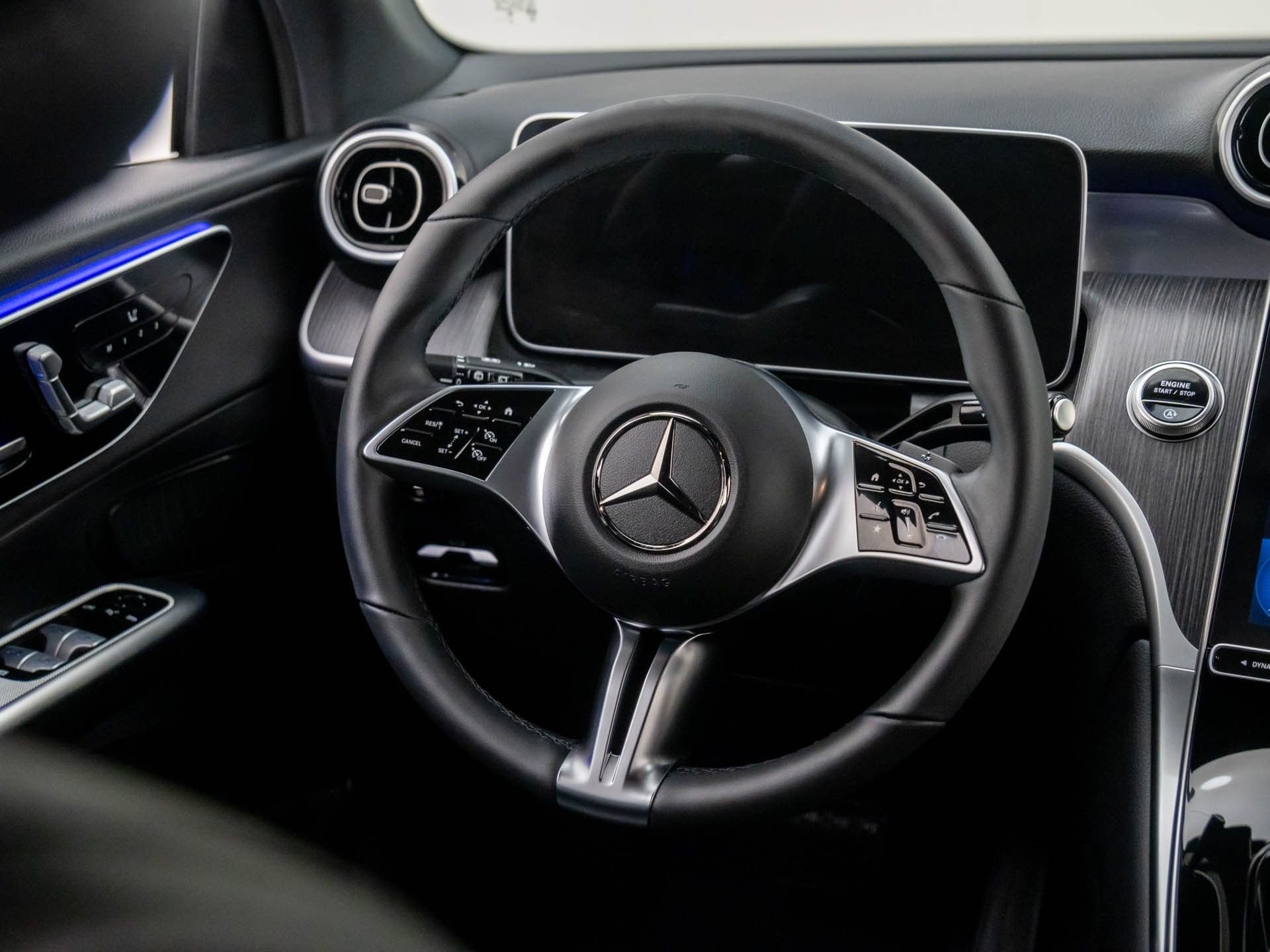 Used 2026 Silver Mercedes-Benz GLC 300 image 10