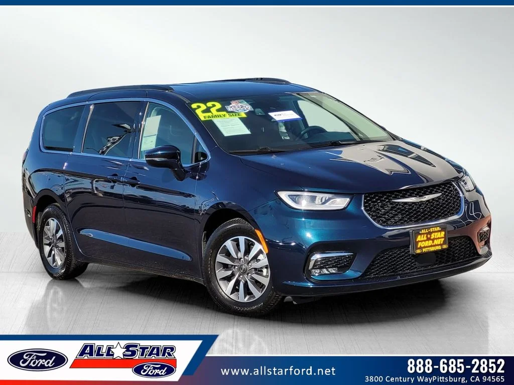2022 Chrysler Pacifica Hybrid Touring L Hybrid's photo