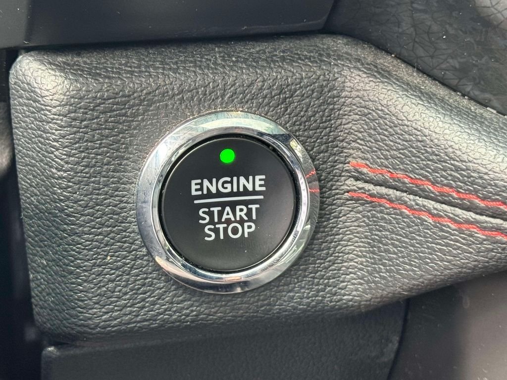 Used 2022  Ford Limited image 25