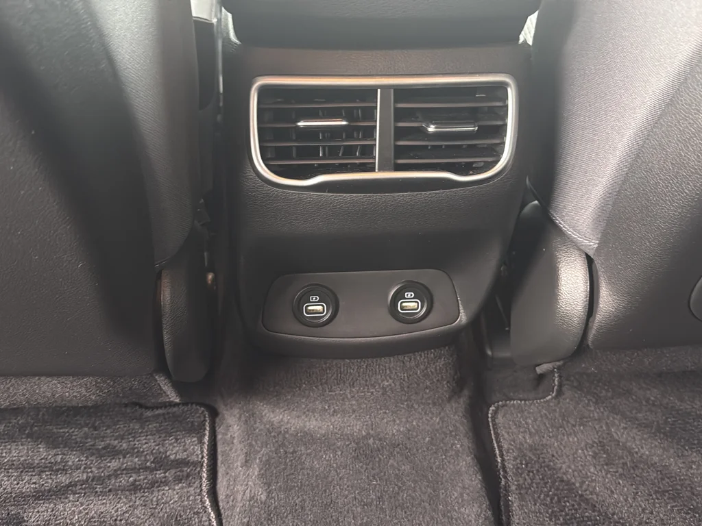 Used 2023 White Hyundai SEL image 30