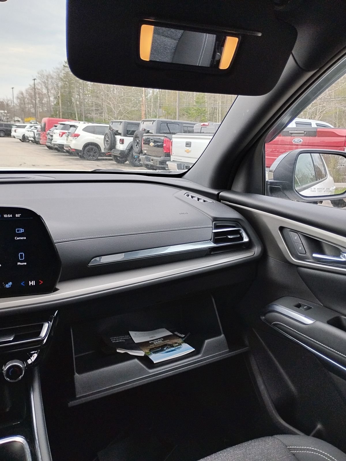 Used 2025 White Chevrolet LT image 19