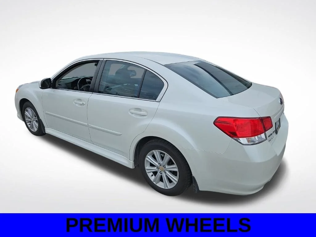 Used 2012 White Subaru 2.5i image 6