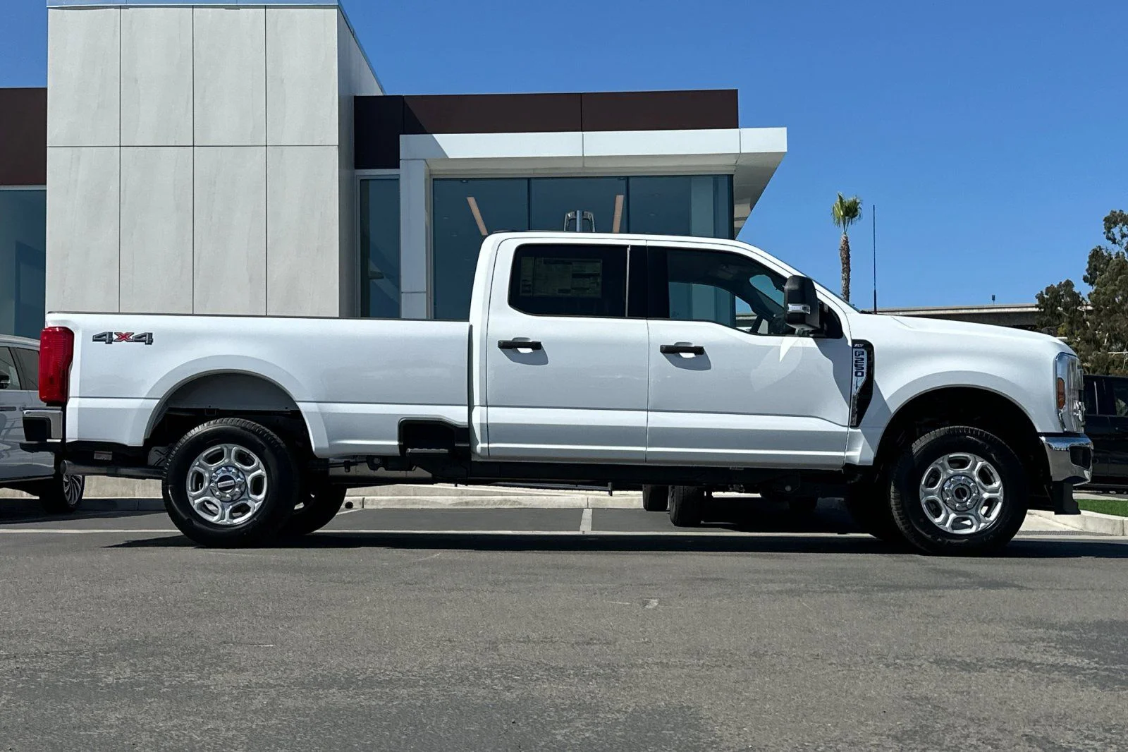 New 2026 Oxford White Ford F-250® XLT image 2
