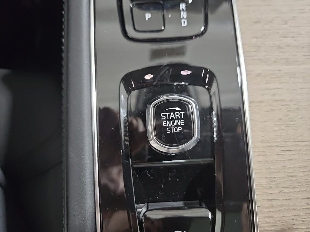 2026 Volvo XC90 Plus - Photo 17