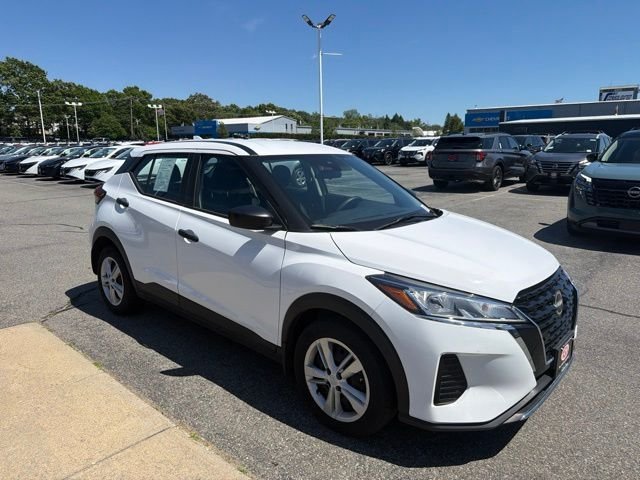 Used 2023 White Nissan S image 3