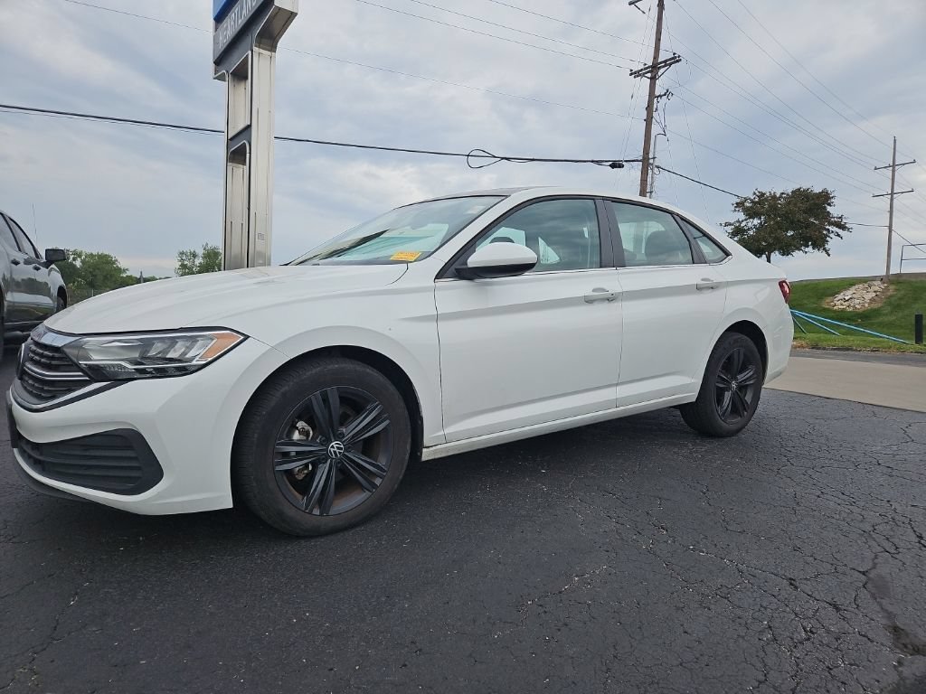Used 2024 Volkswagen Jetta SE with VIN 3VW7M7BU7RM045441 for sale in Kansas City
