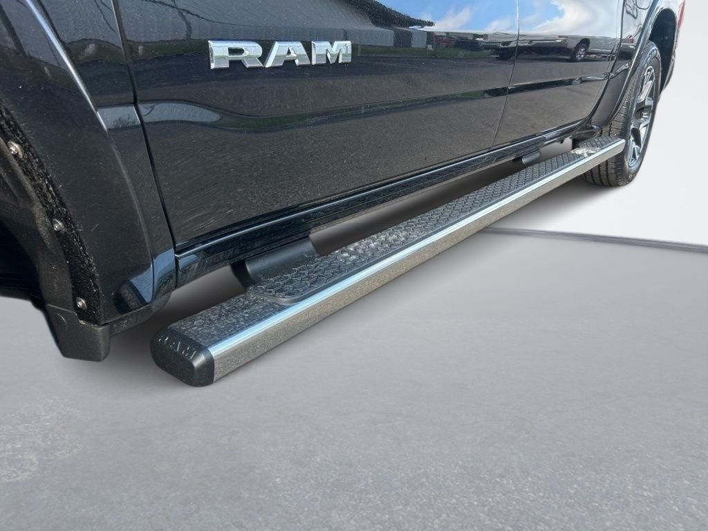 New 2026 Diamond Black Crystal Pearl-Coat Exterior Paint RAM Laramie image 11