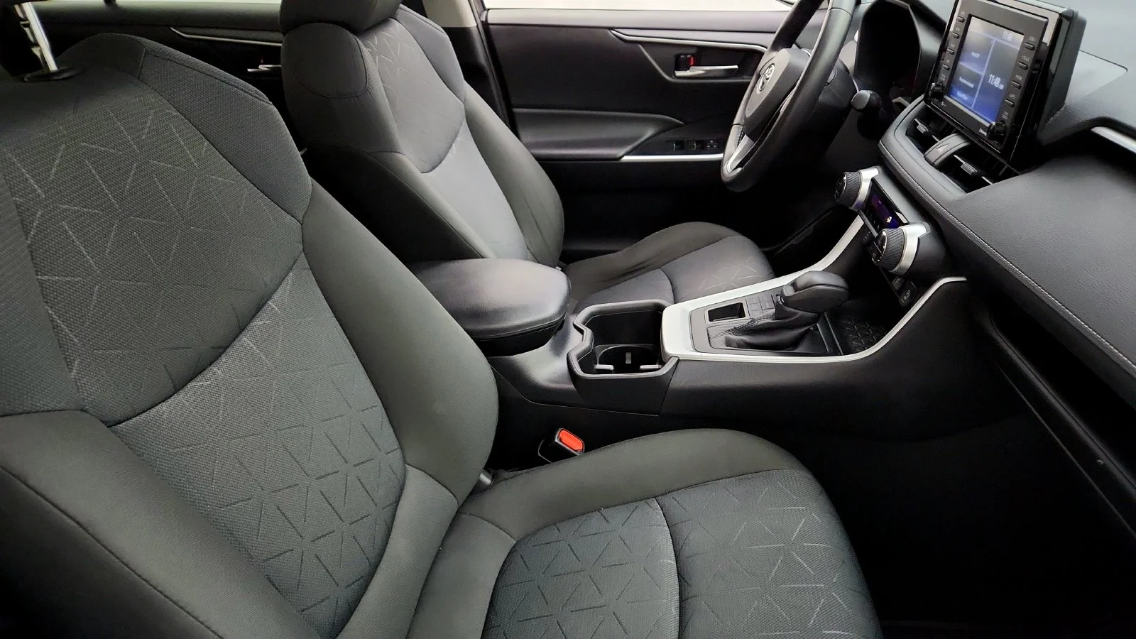 Used 2022  Toyota XLE image 39