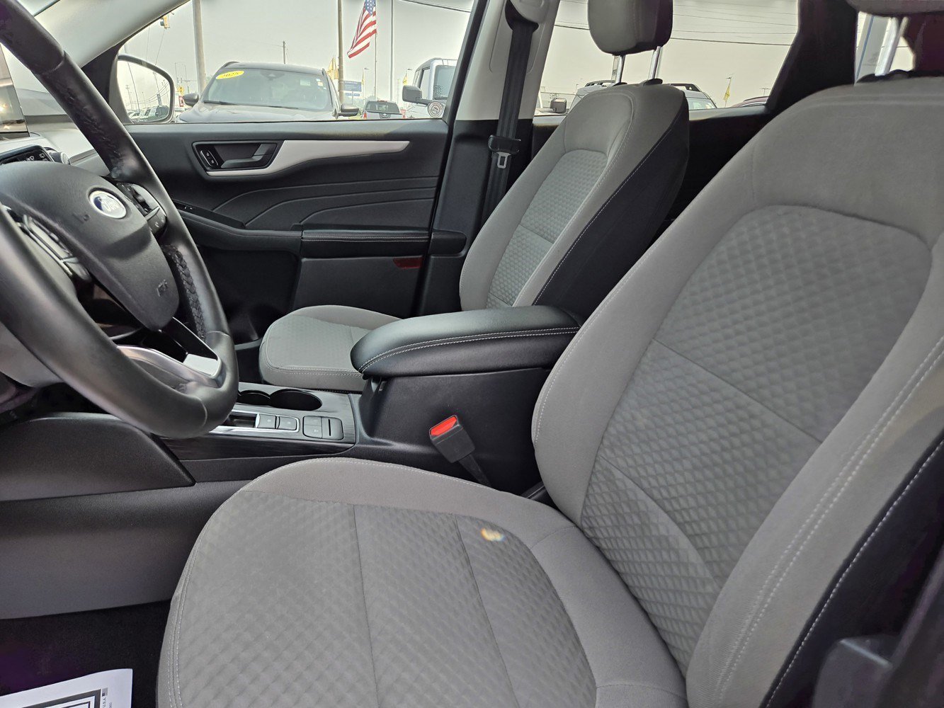Used 2022  Ford SE image 24