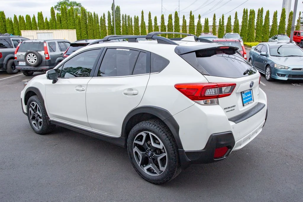Used 2020 Crystal White Pearl Subaru Limited image 10