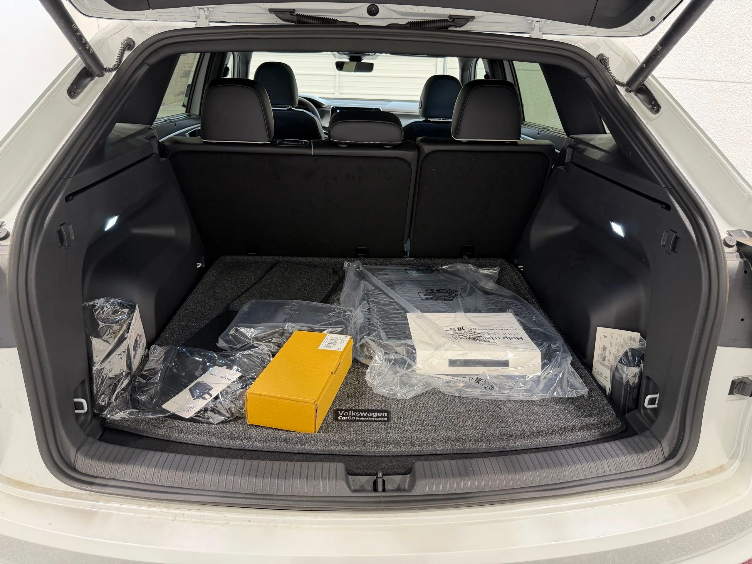 New 2026 White Volkswagen 2.0T SEL Premium R-Line image 27
