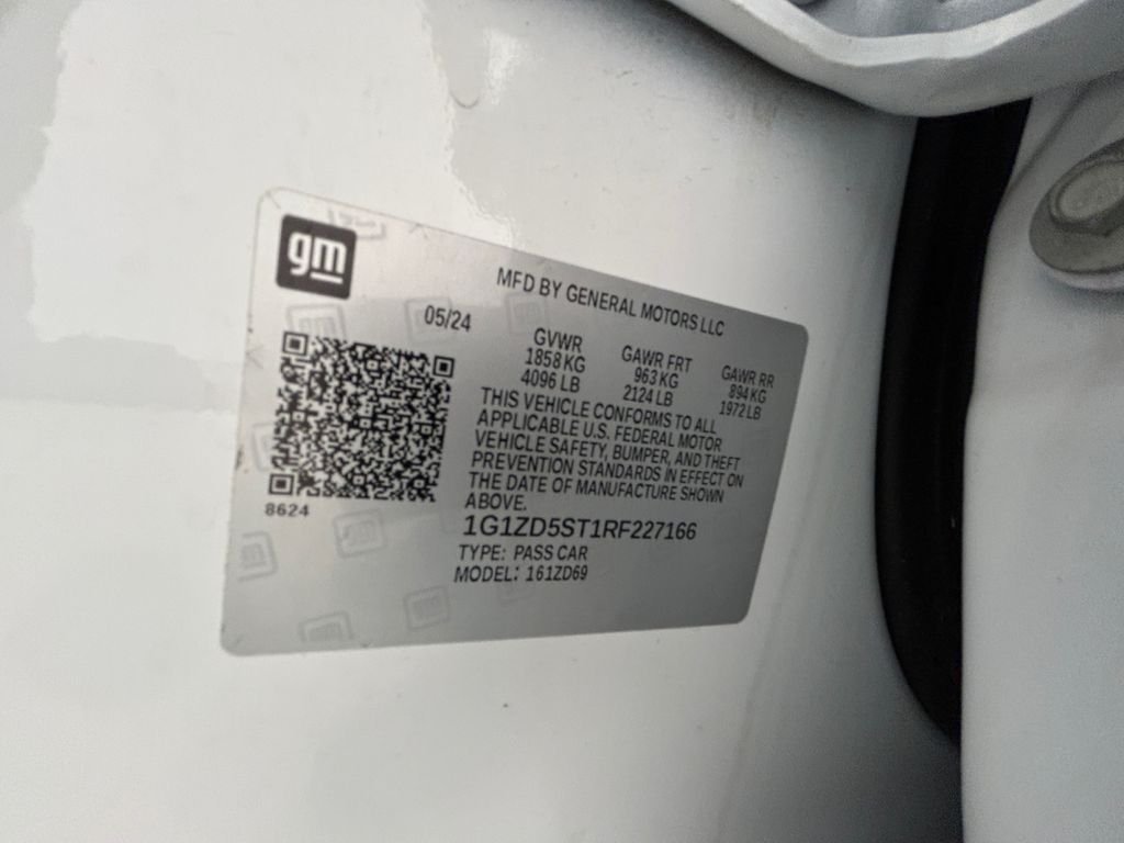 Used 2024 White Chevrolet LT image 20