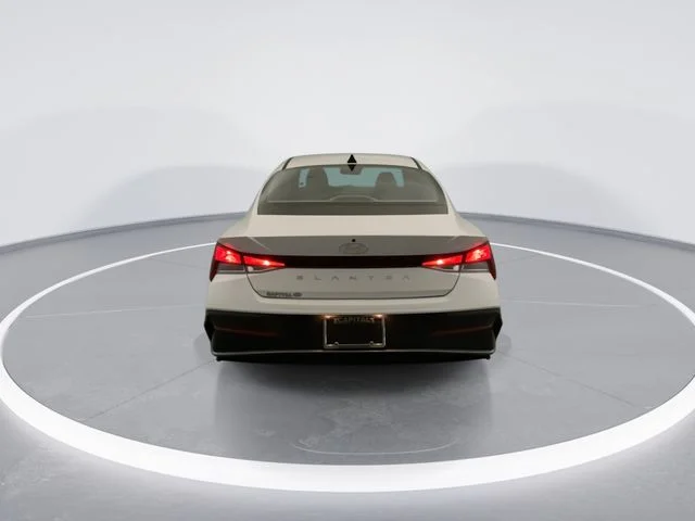 Used 2024 White Hyundai SEL image 5