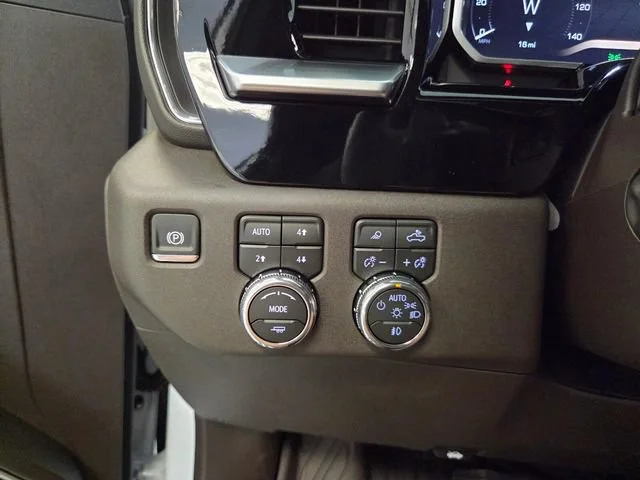 New 2026 Glacier White Tricoat GMC SLT image 28