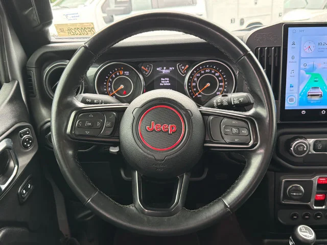 Used 2020 Silver Jeep Sport Altitude 4x4 image 24