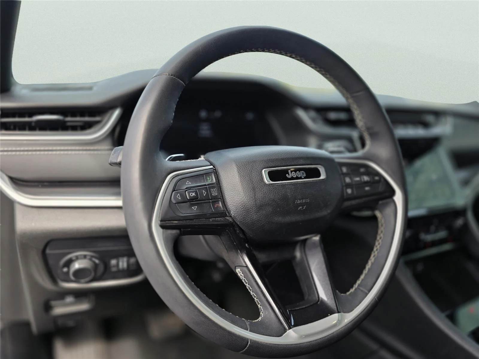 Used 2023 Bright White Clearcoat Jeep Altitude image 11